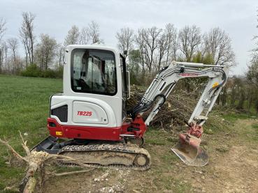 Preview: Minibagger Takeuchi 2,5t - Mietgebühr